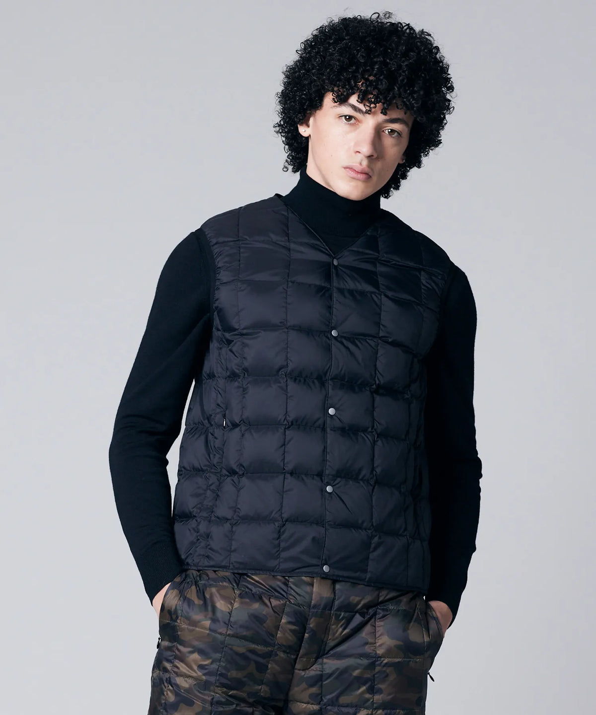 BLACK／模特兒身高 180cm／穿著尺寸 MEN  L