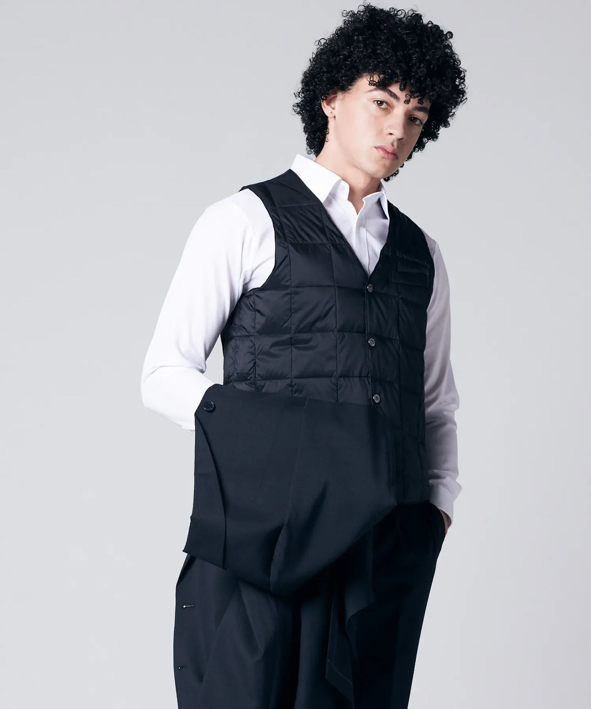 BLACK／模特兒身高 180cm／穿著尺寸 L