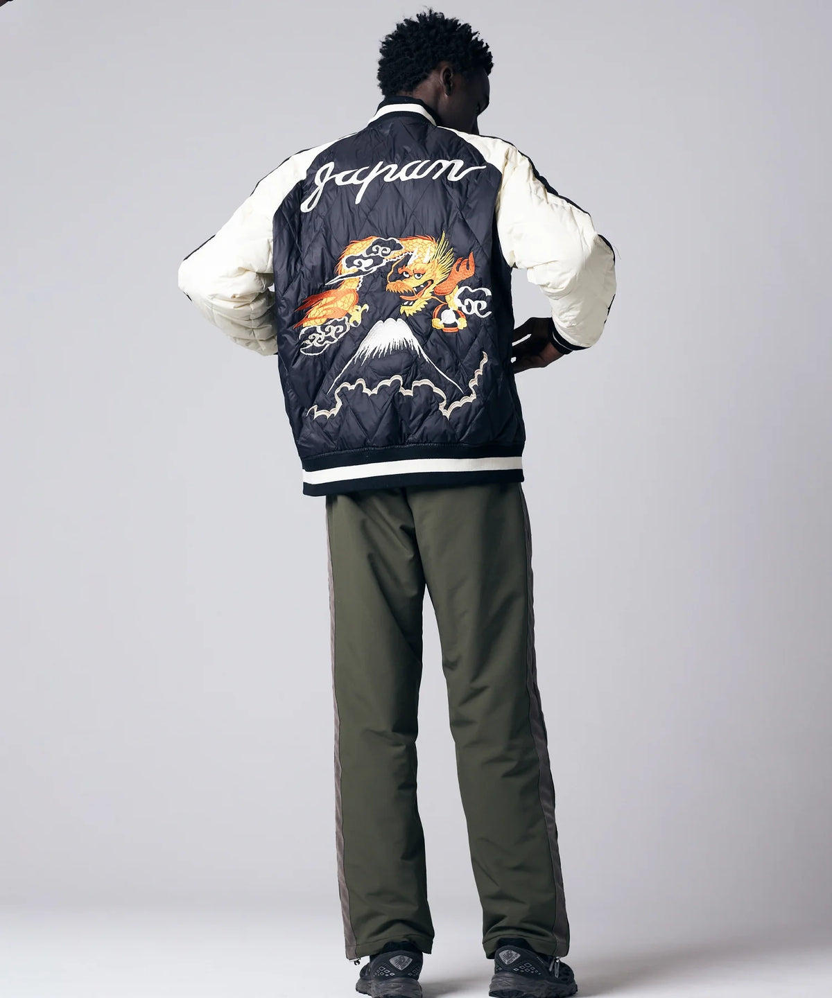 BK/OFF×BK/D.PPL／模特兒身高 184cm／穿著尺寸 L