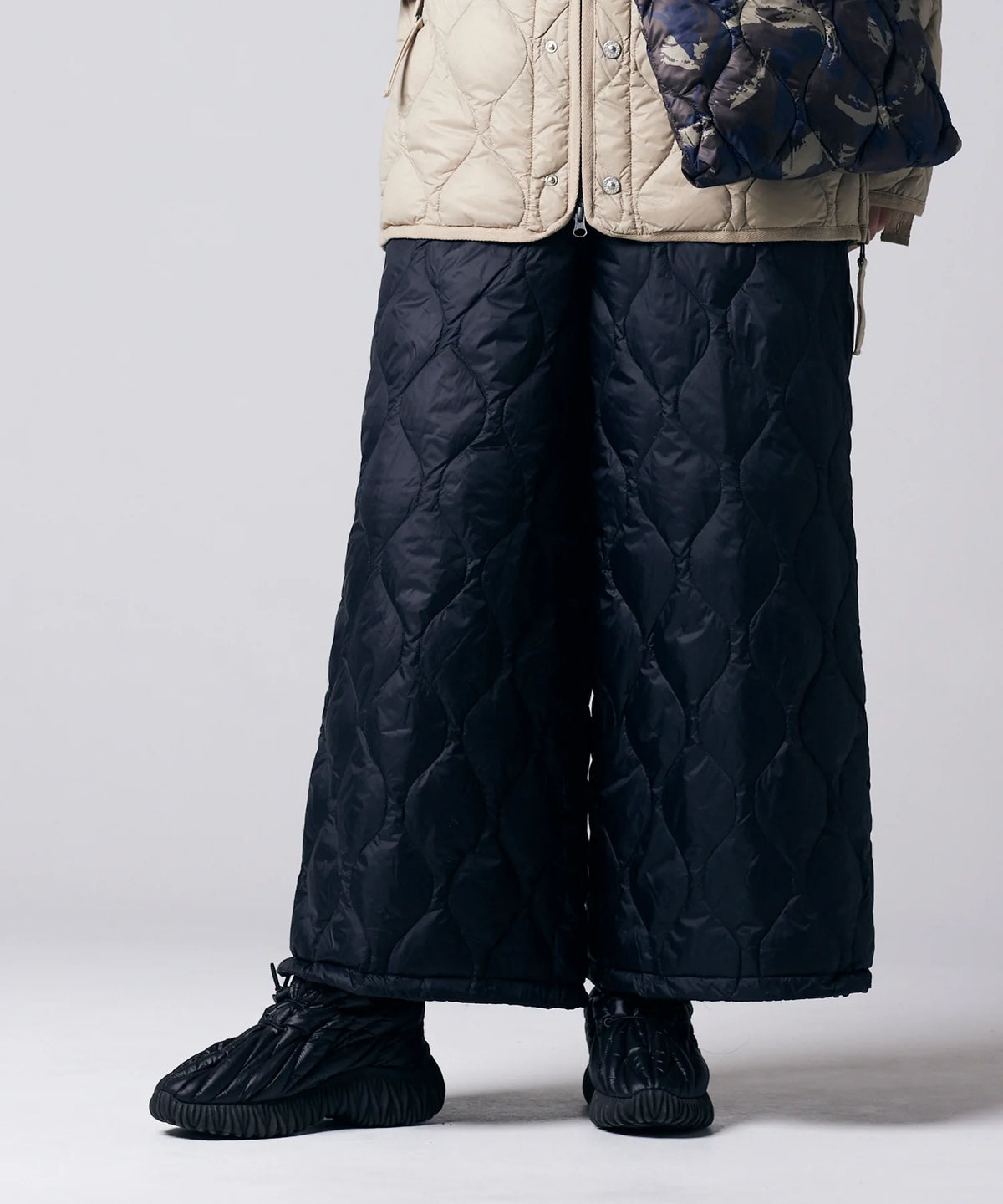 BLACK／模特兒身高 171cm／穿著尺寸 L