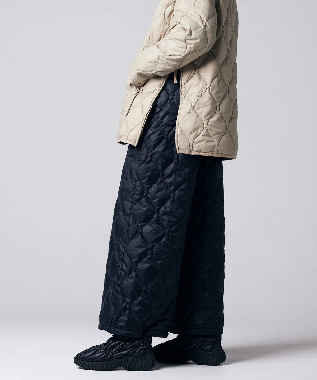 BLACK／模特兒身高 171cm／穿著尺寸 L