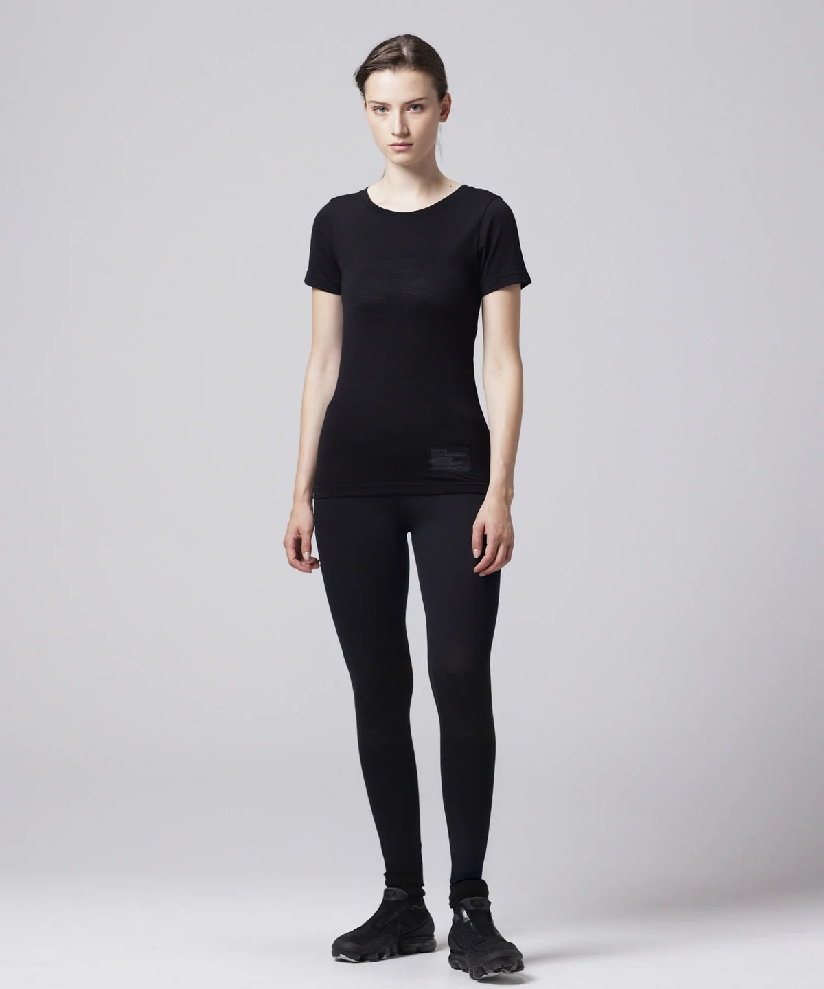 BLACK／模特兒身高 172cm／穿著尺寸 WOMEN L