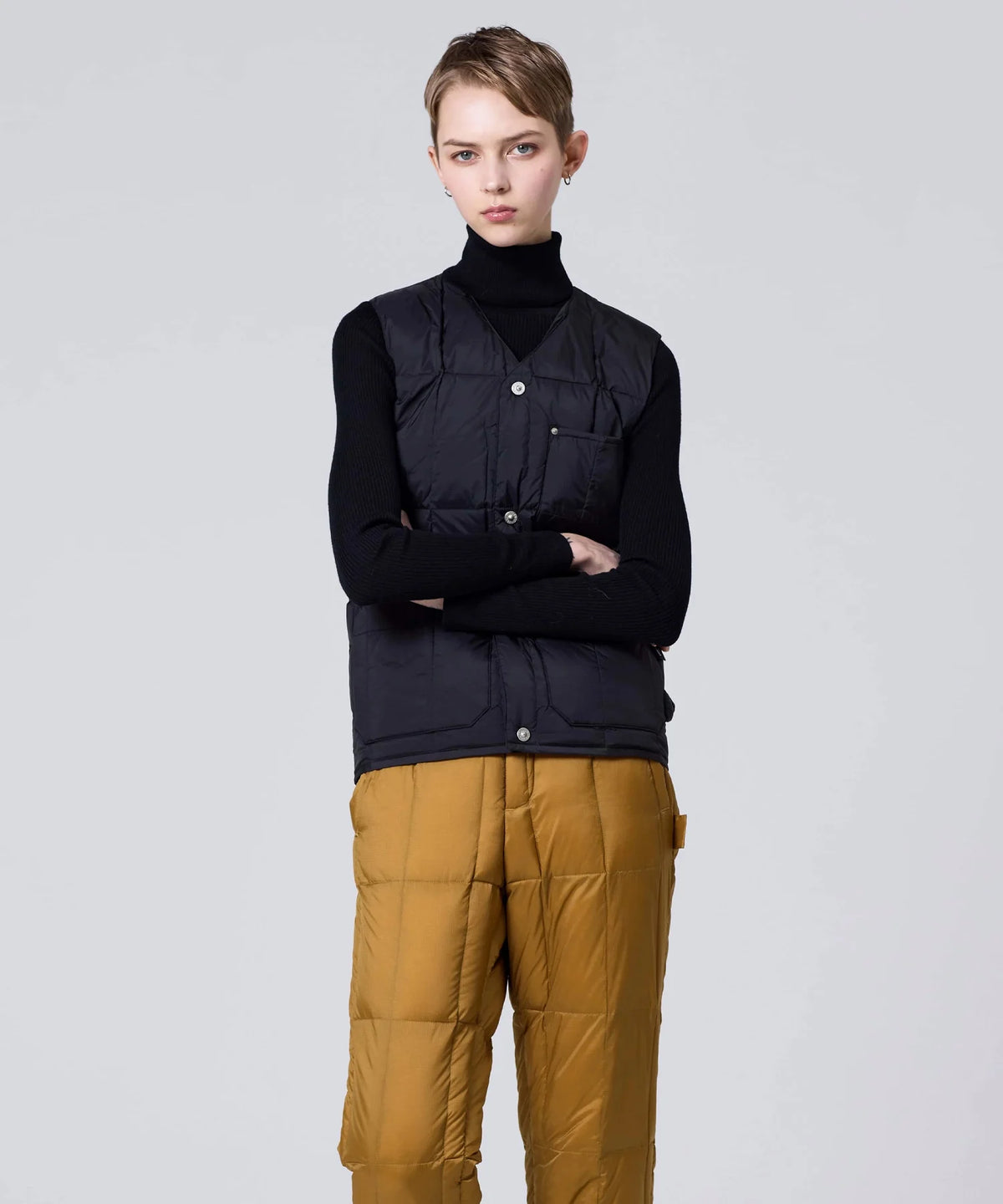 BLACK／模特兒身高 171cm／穿著尺寸 XS