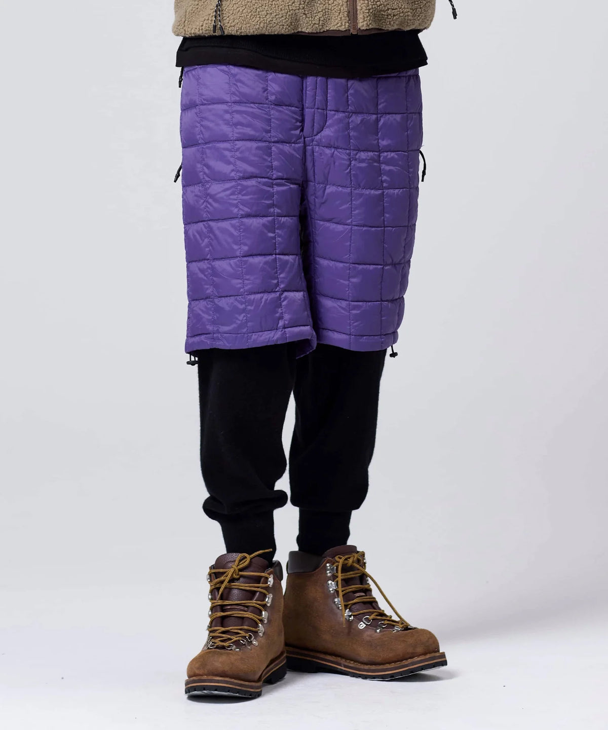 VIOLET／模特兒身高 181cm／穿著尺寸 L