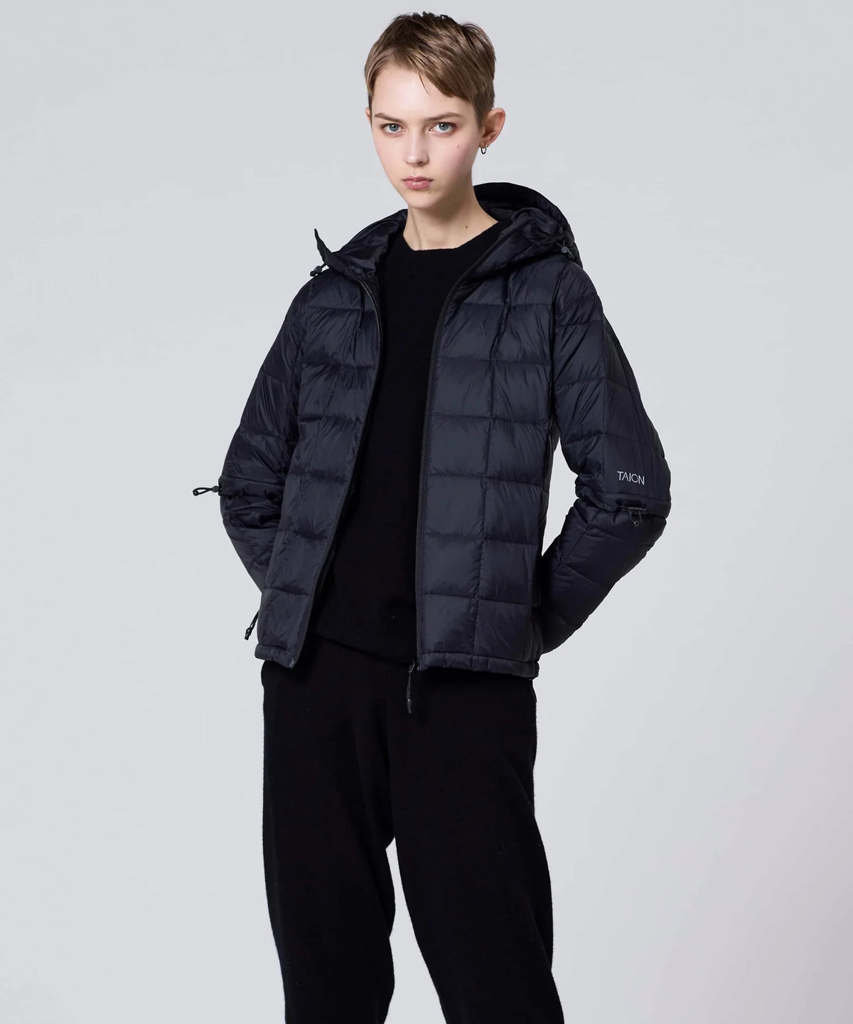 BLACK／模特兒身高 171cm／穿著尺寸 XS