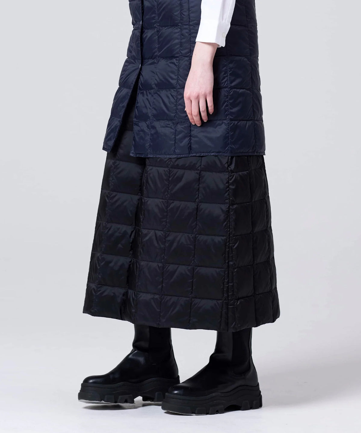 BLACK／模特兒身高 172cm／穿著尺寸 L