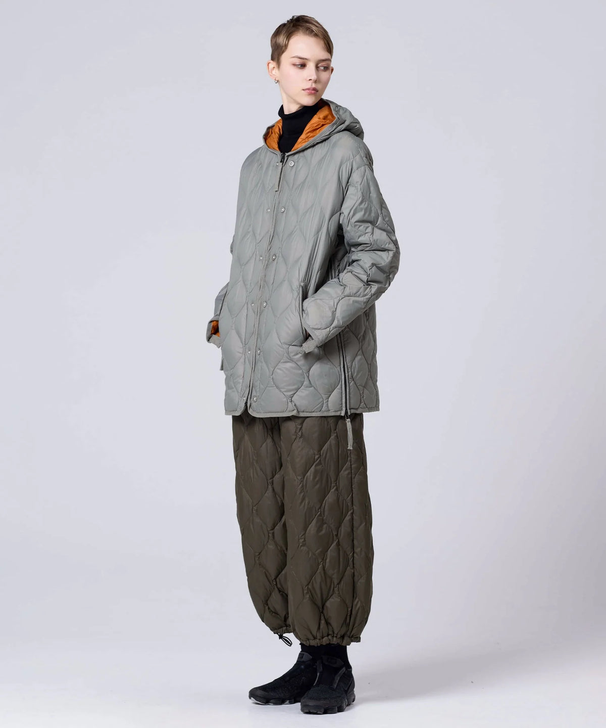 D.OLIVE／模特兒身高 171cm／穿著尺寸 L