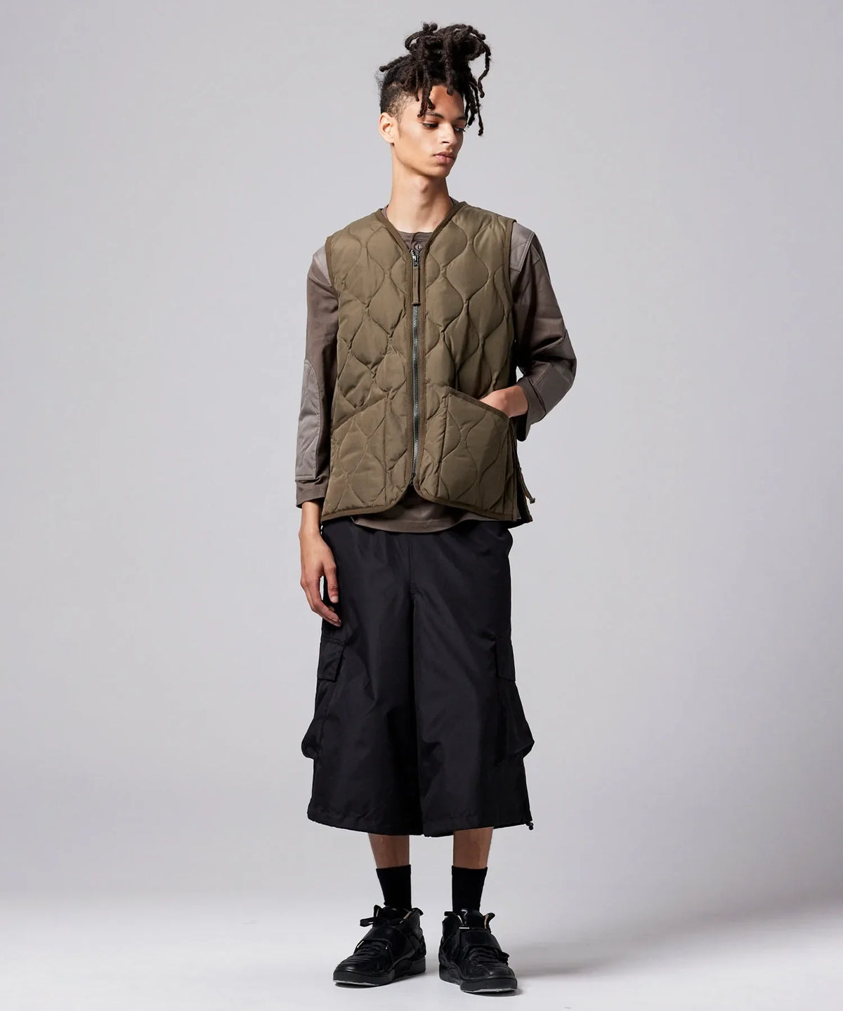 D.OLIVE／模特兒身高 181cm／穿著尺寸 L