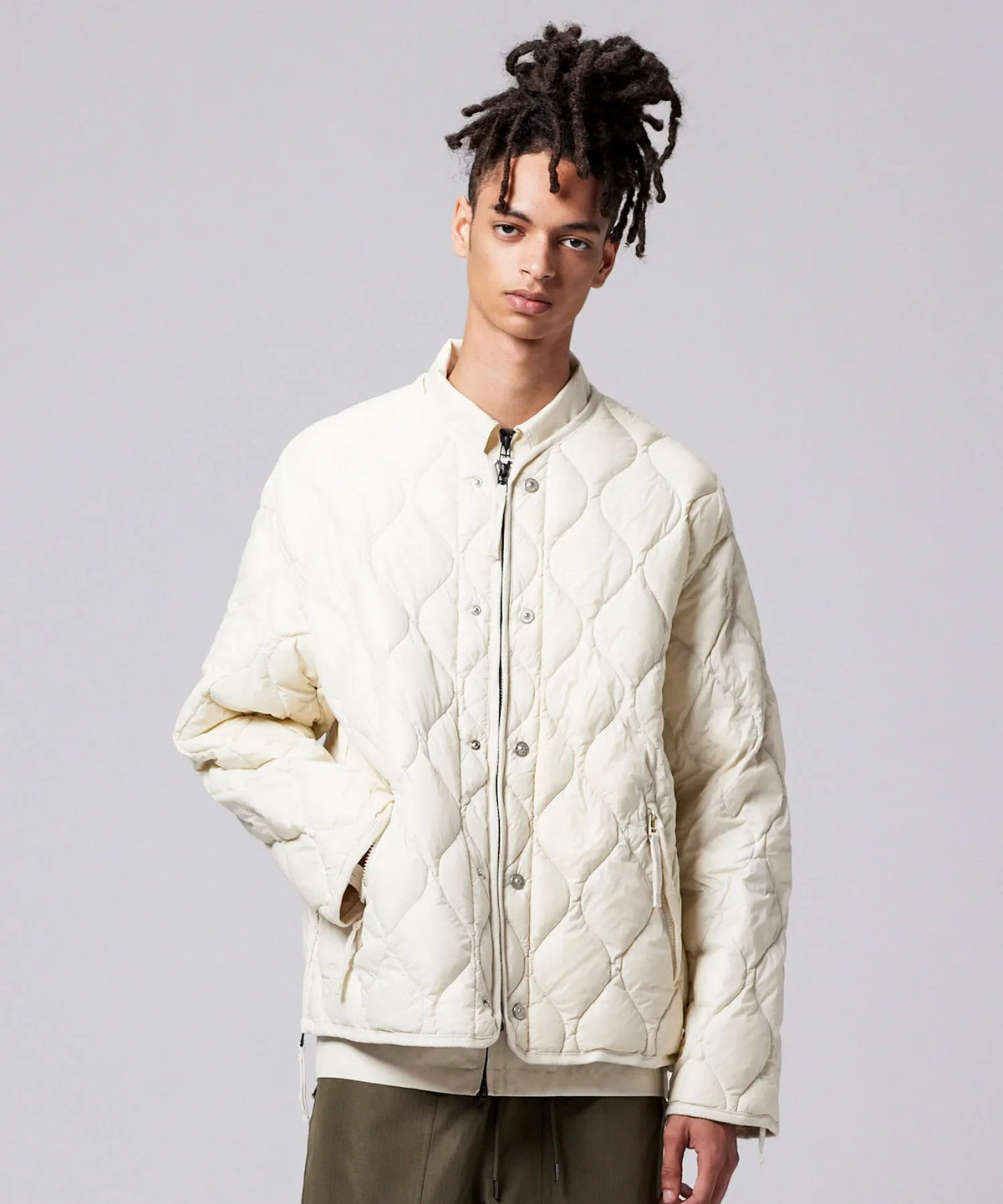 OFF WHITE／模特兒身高 181cm／穿著尺寸 L