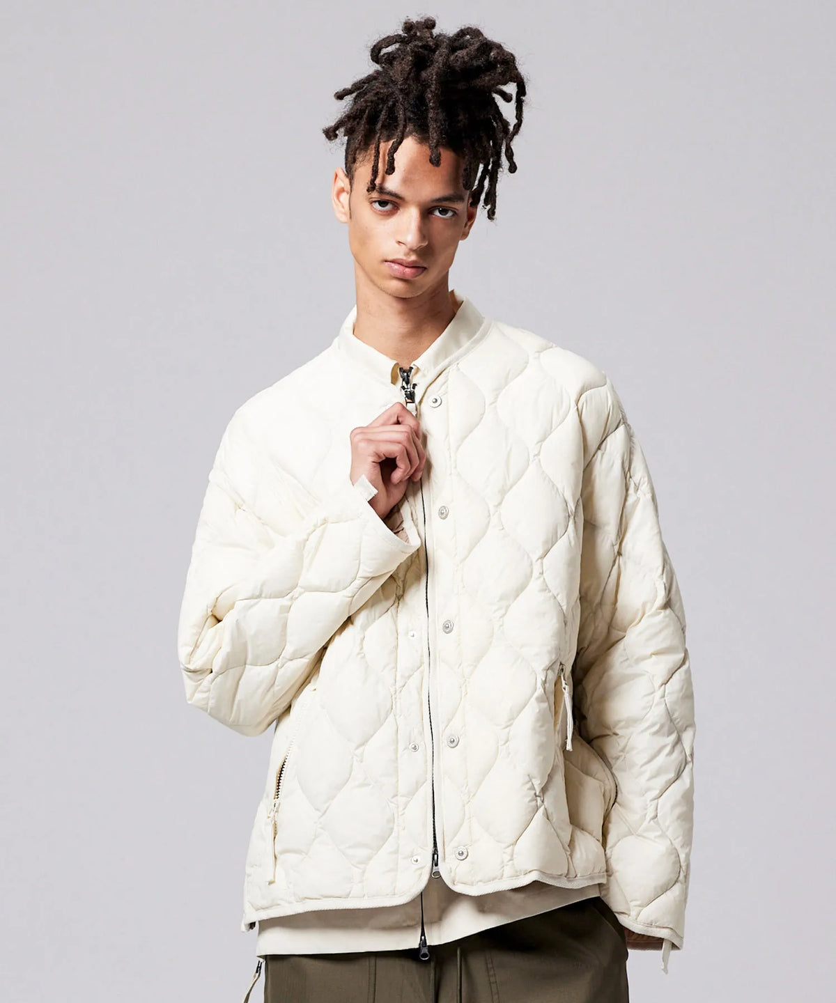 OFF WHITE／模特兒身高 181cm／穿著尺寸 L