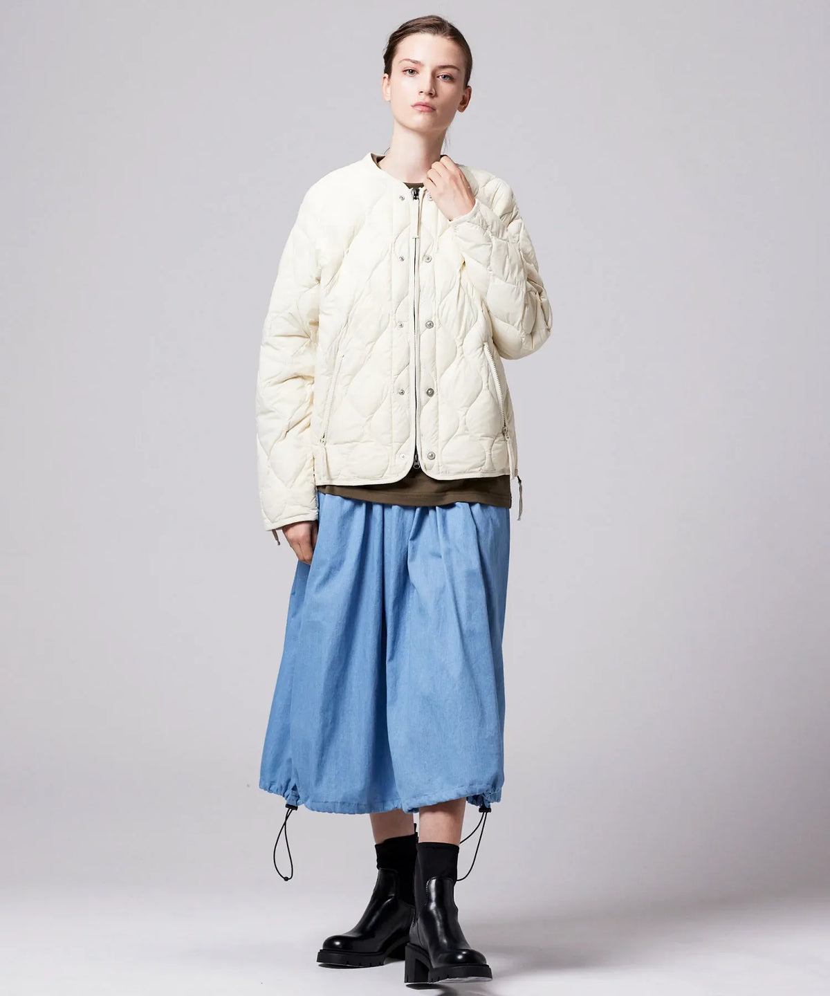 OFF WHITE／模特兒身高 169cm／穿著尺寸 XS