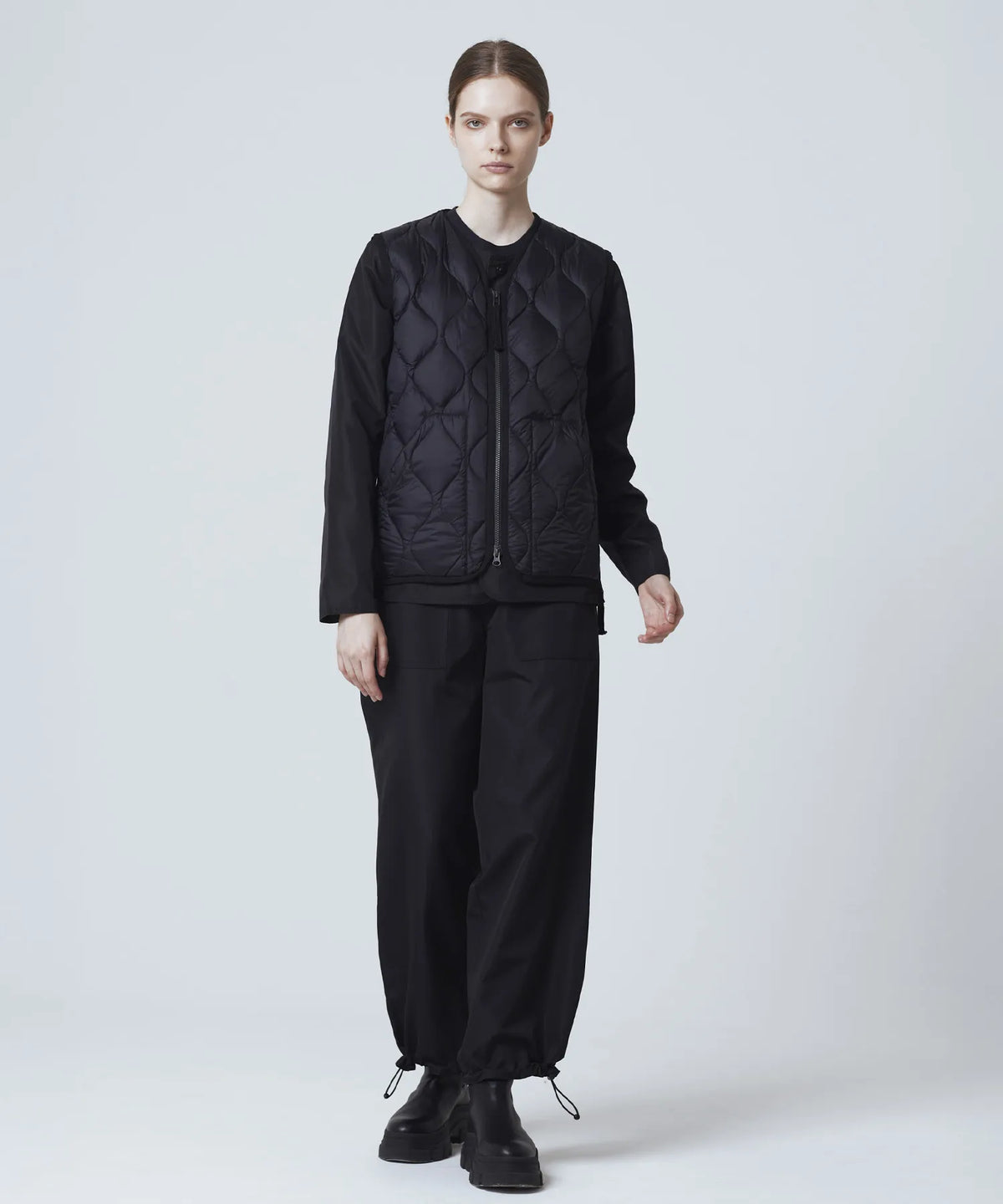 BLACK／模特兒身高 170cm／穿著尺寸 XS