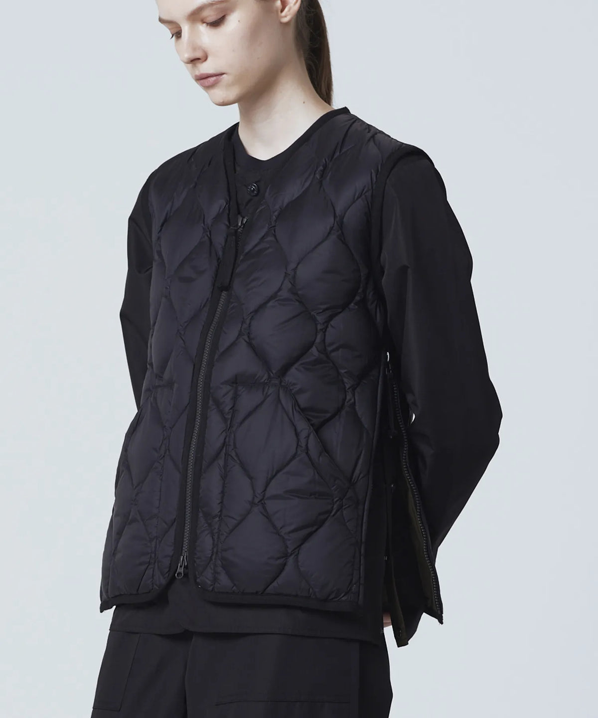BLACK／模特兒身高 170cm／穿著尺寸 XS
