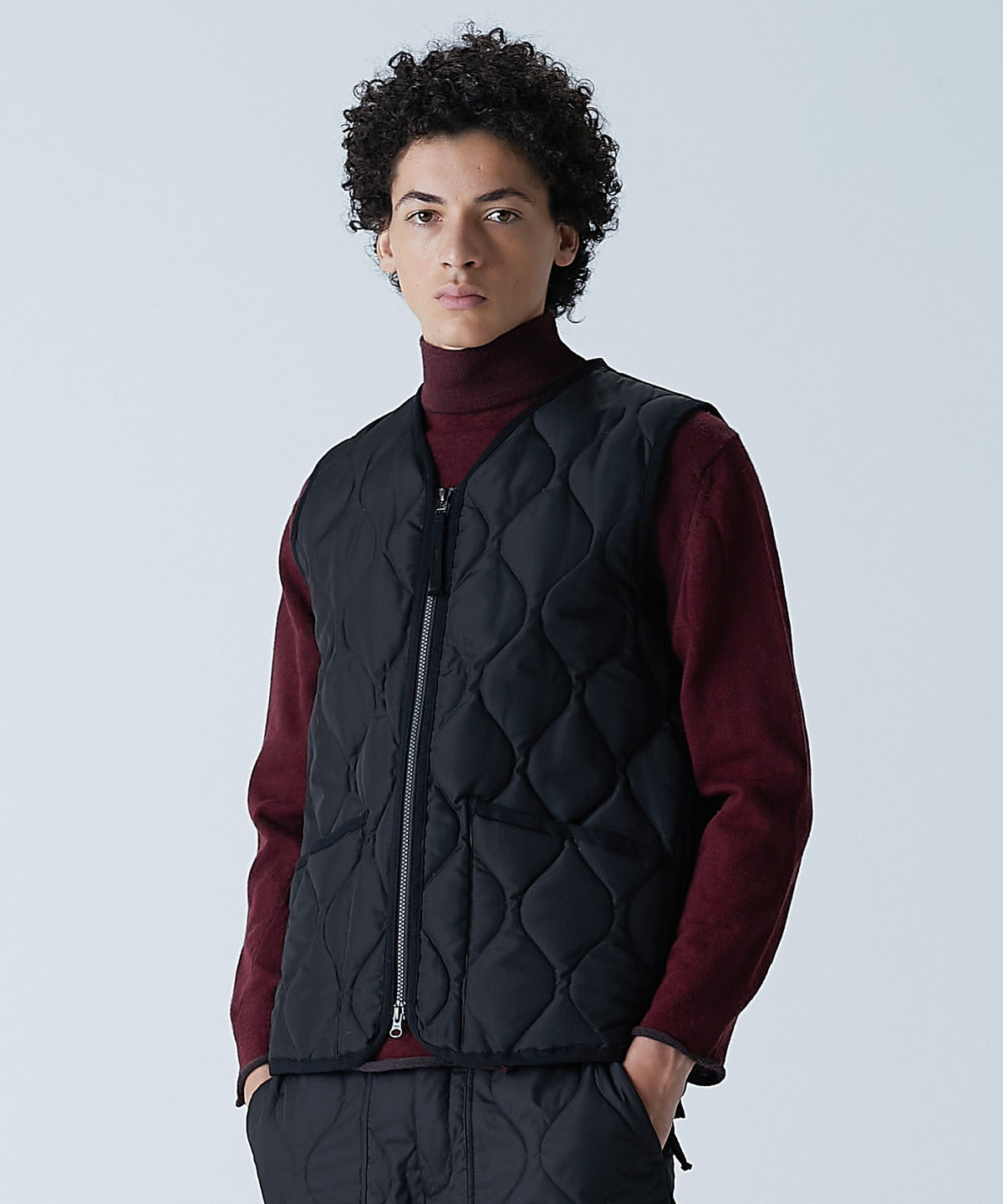 BLACK／模特兒身高 180cm／穿著尺寸 UNISEX L