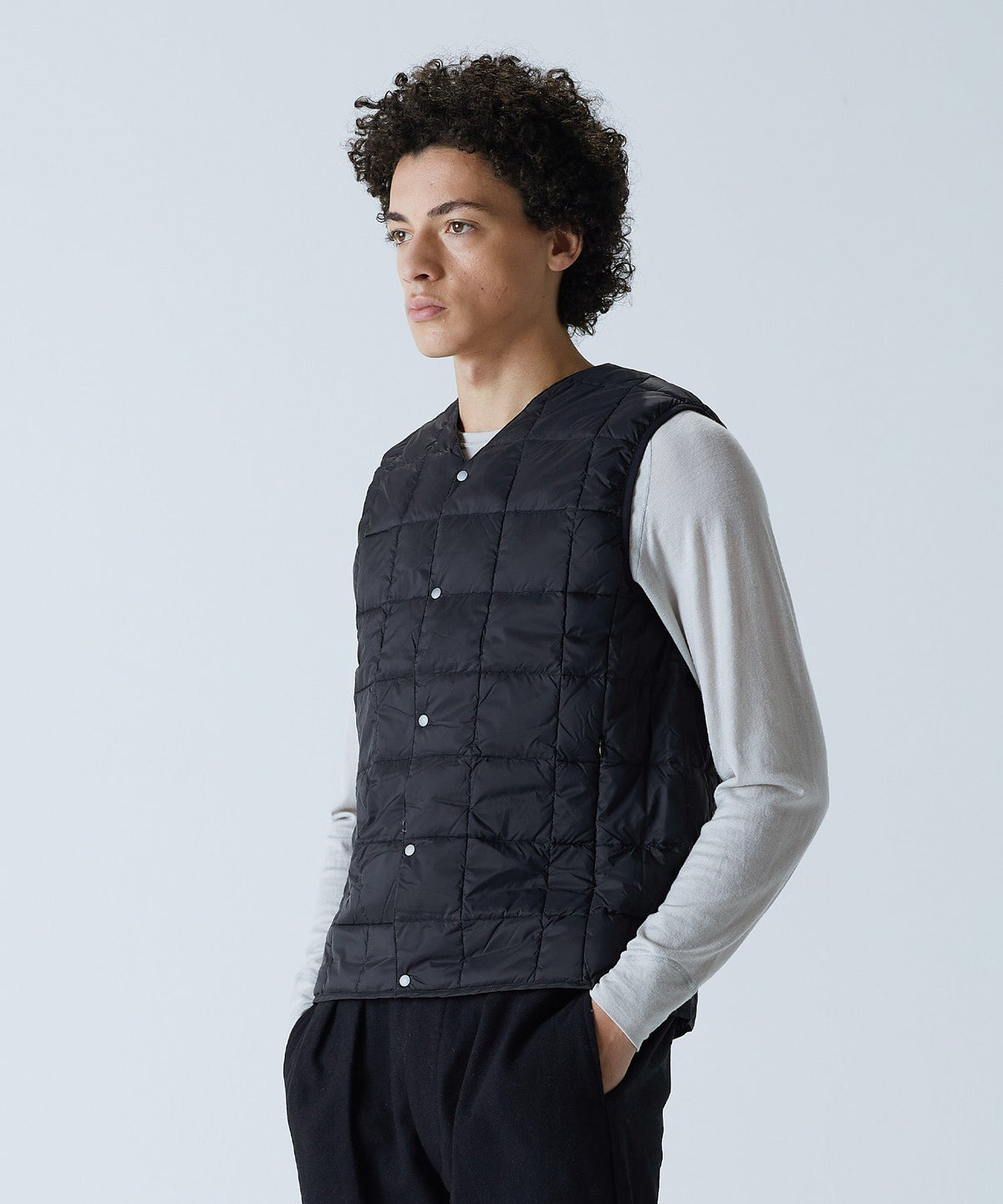 BLACK／模特兒身高 180cm／穿著尺寸 MEN  L