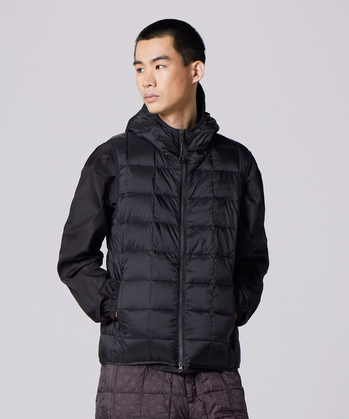 BLACK／模特兒身高 180cm／穿著尺寸 L