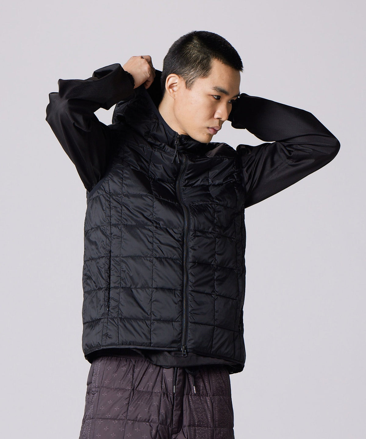 BLACK／模特兒身高 180cm／穿著尺寸 L