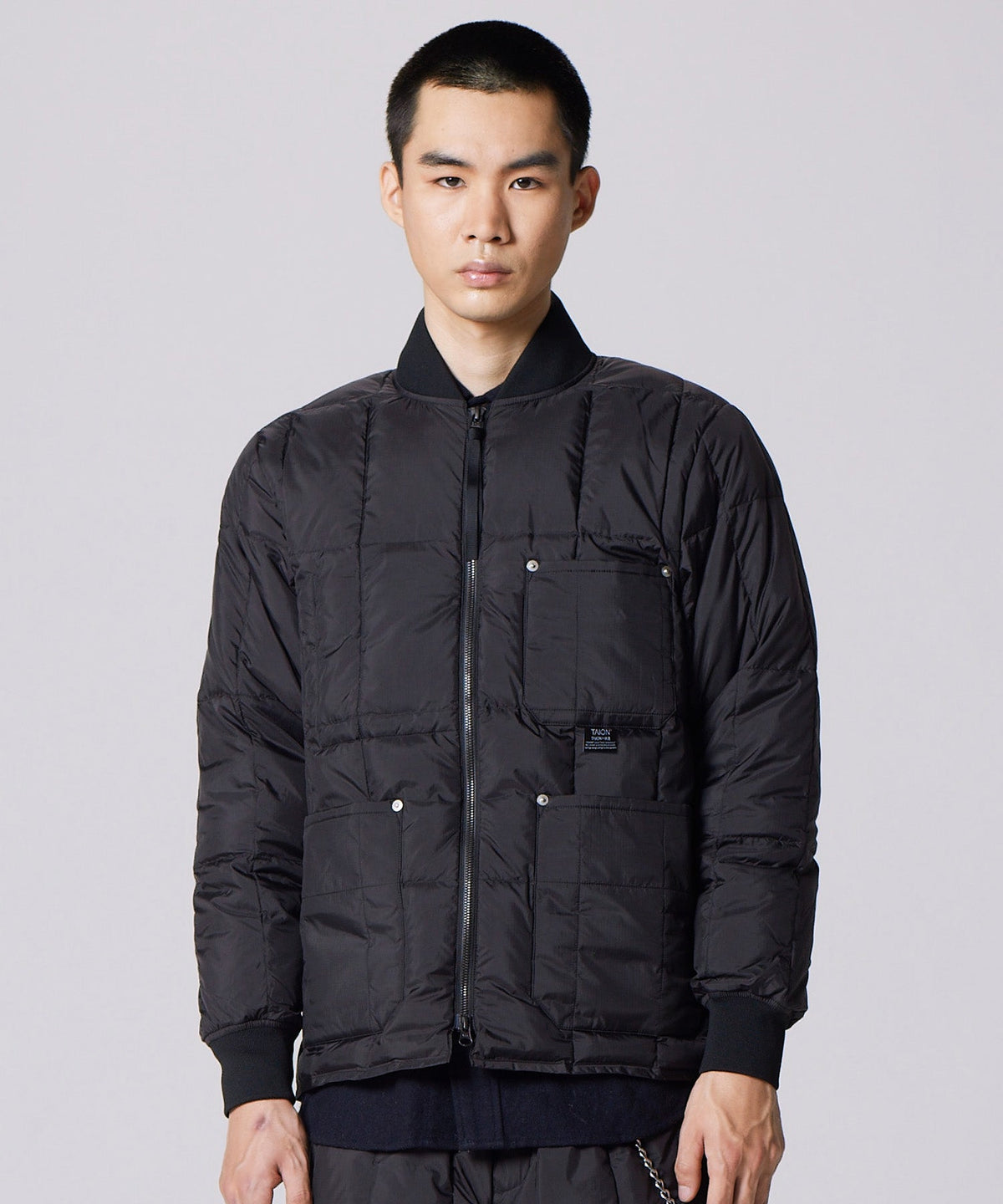 BLACK／模特兒身高 180cm／穿著尺寸 L