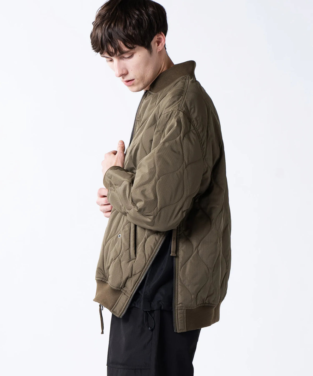 D.OLIVE／模特兒身高 178cm／穿著尺寸 L