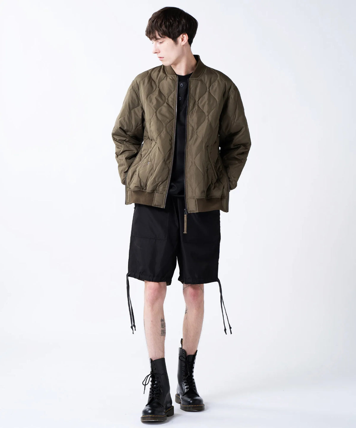 D.OLIVE／模特兒身高 178cm／穿著尺寸 L