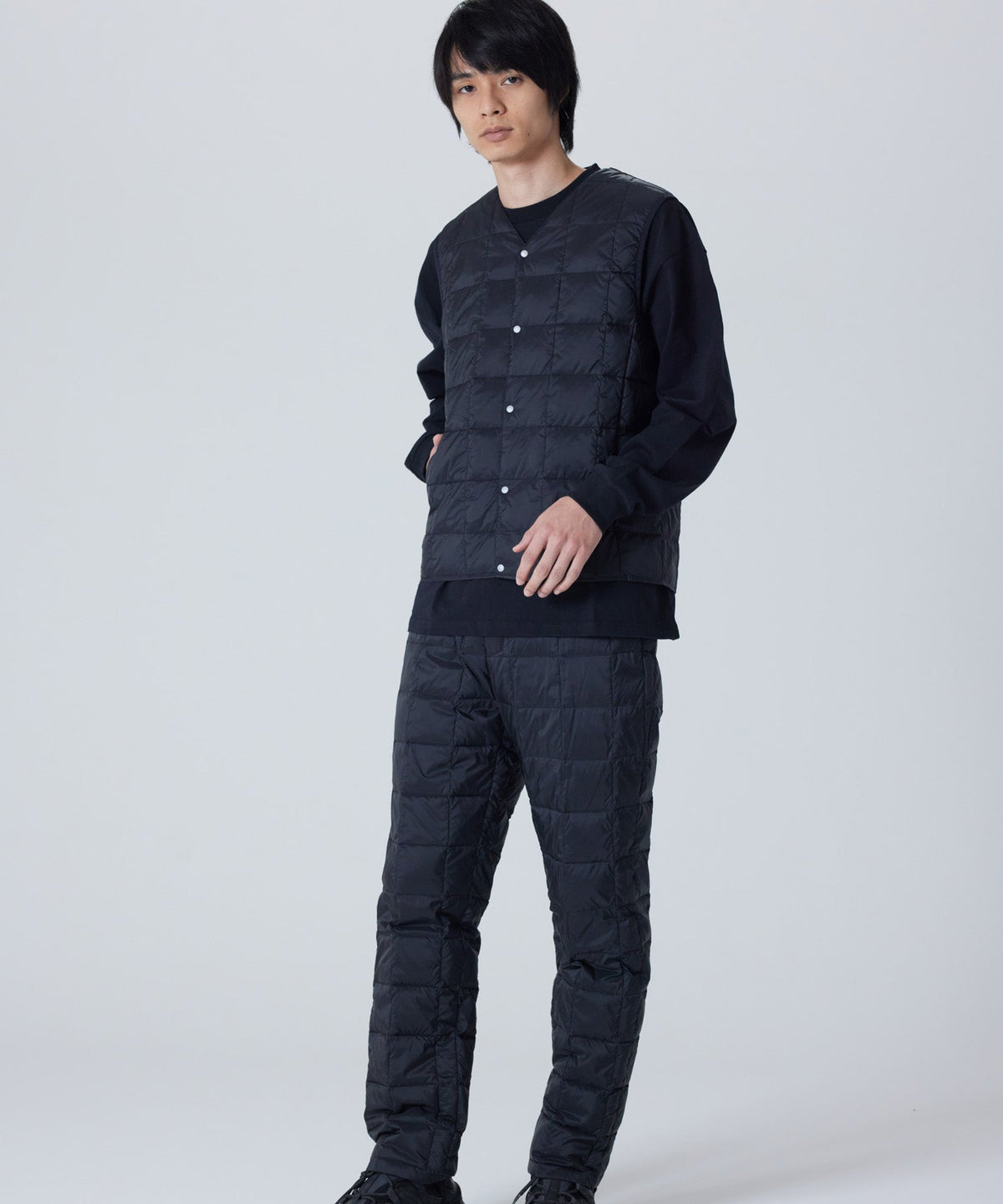 BLACK 套裝／模特兒身高 178cm／穿著尺寸 L＊背心另售（TAION-001）