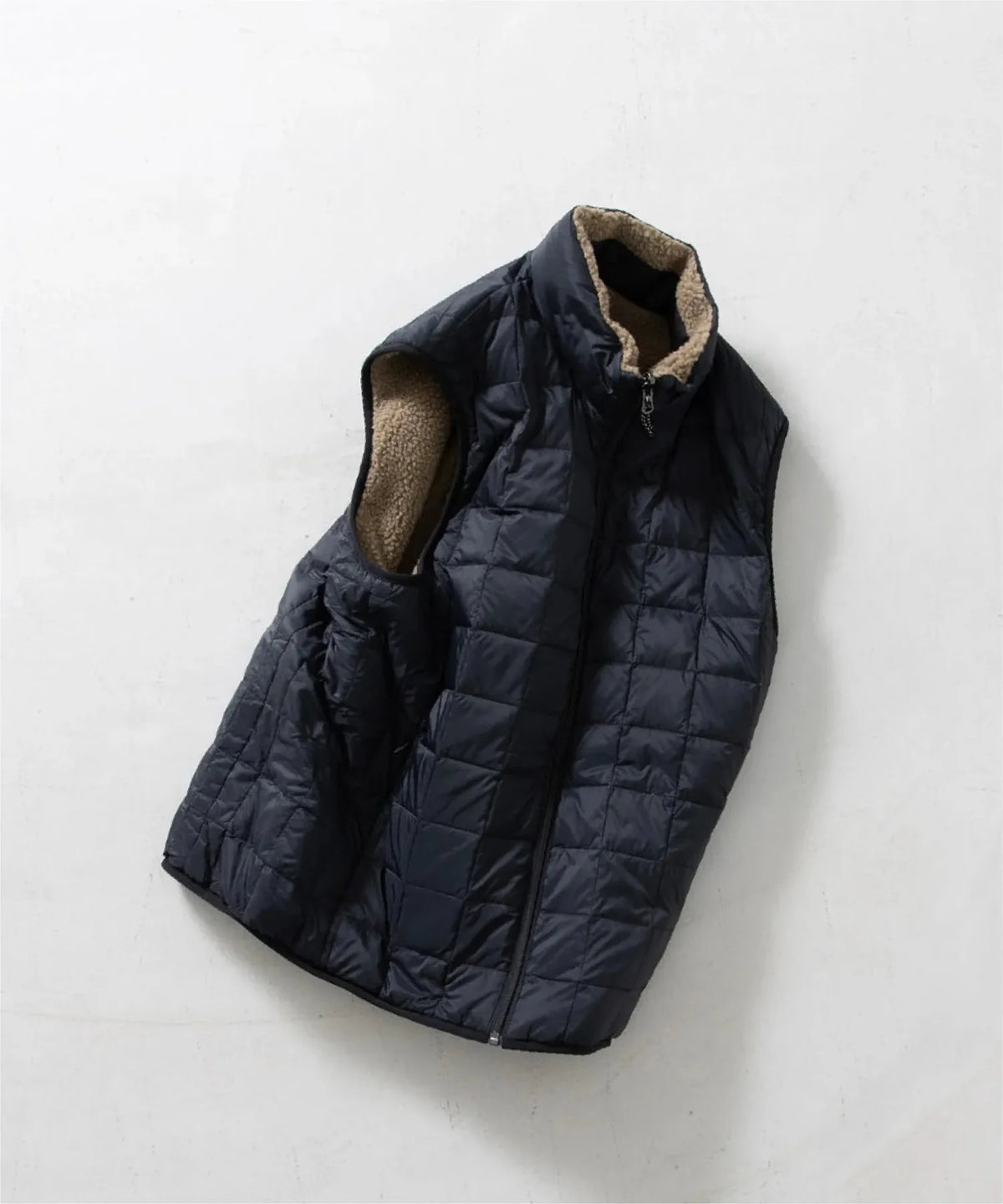 D.NAVY×BEIGE